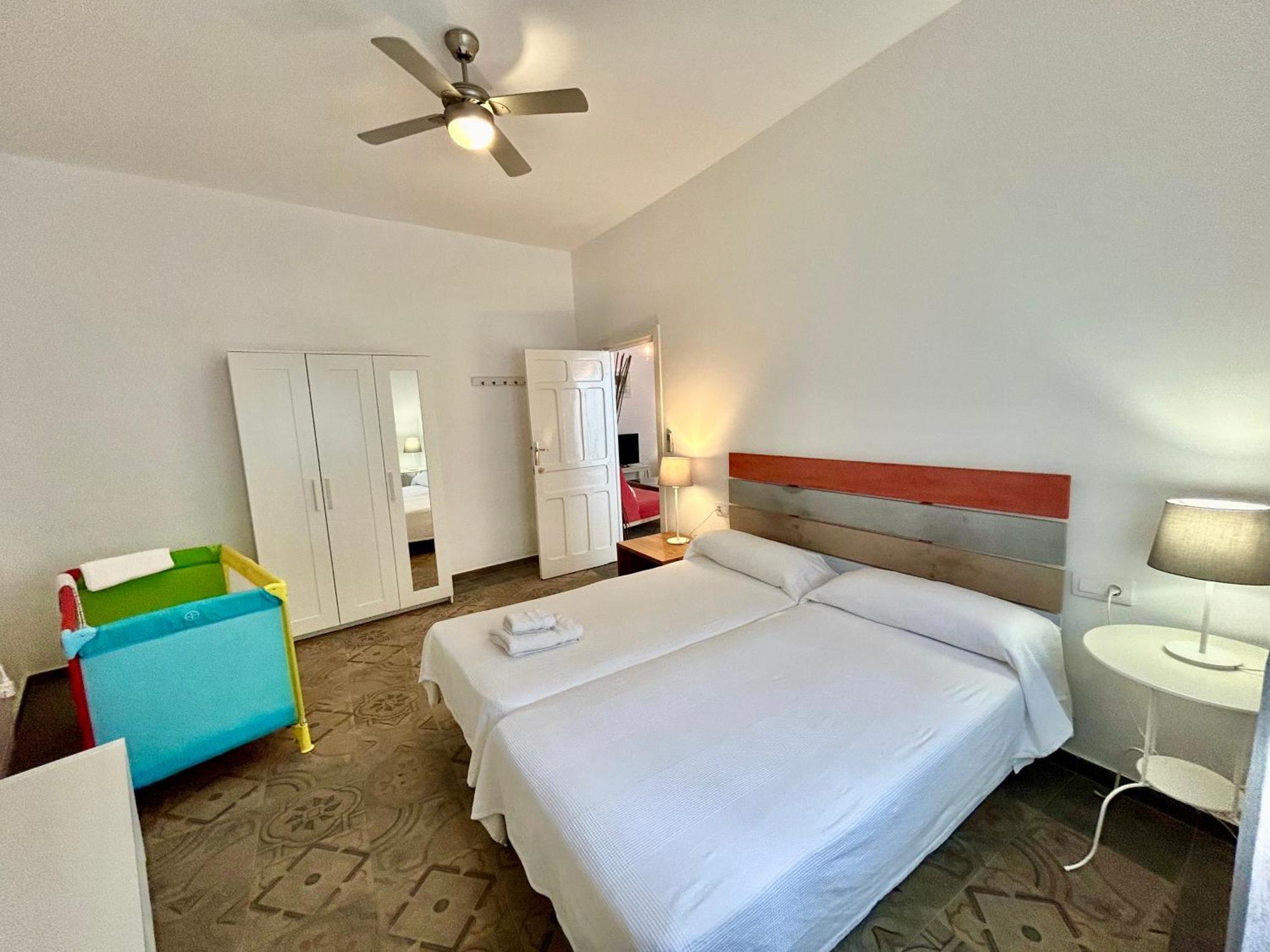 Acogedor Apt 8Pax 4Bdr 2Bth - Cozyhomesevilla1 Dış mekan fotoğraf